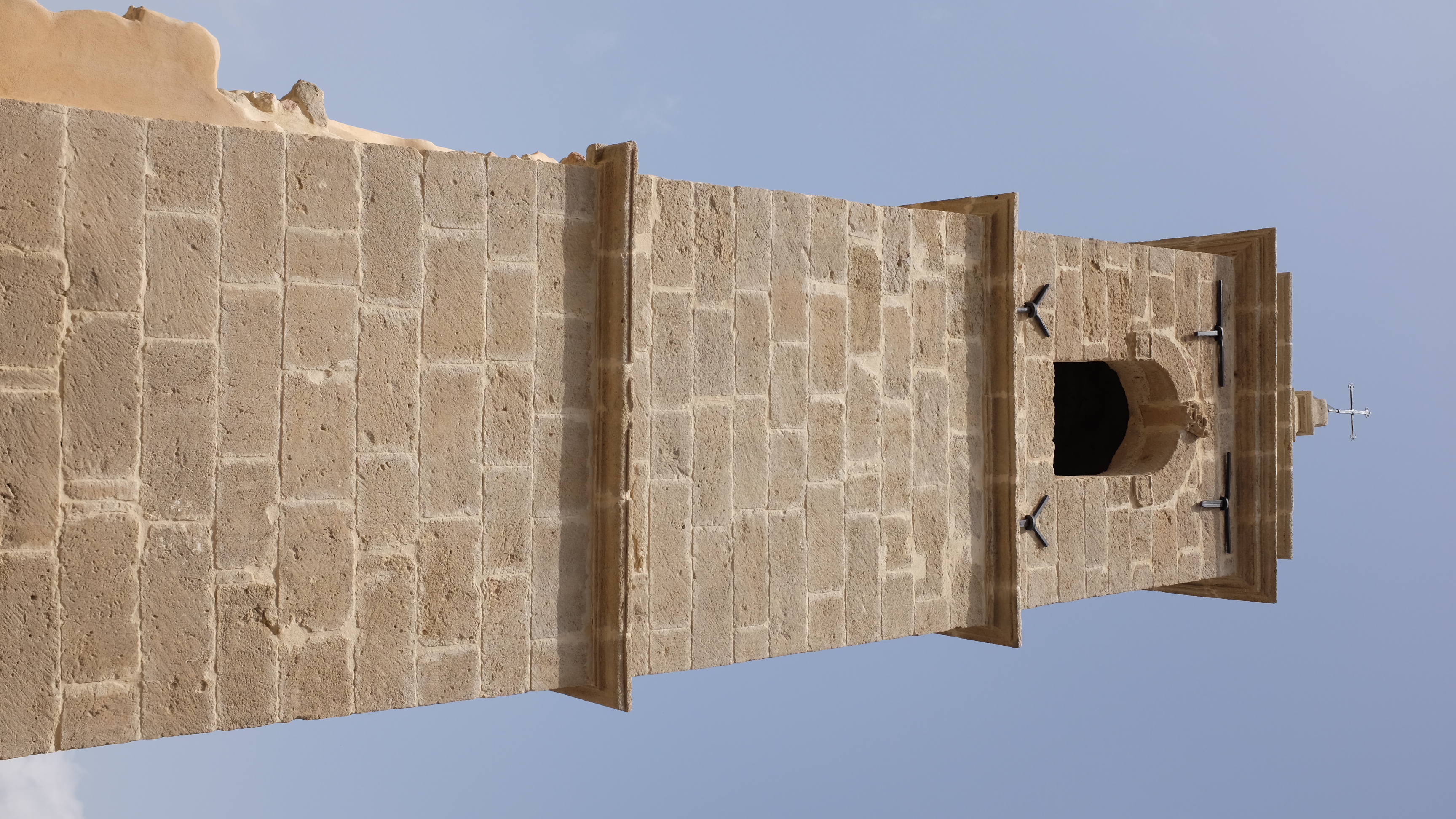 Prospetto est del campanile di Santa Caterina